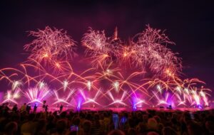 Fontaines créées par les équipes de CRYSTAL pour le festival du lac d'Annecy, créateurs d'événement.