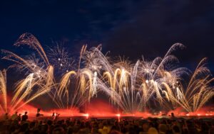 Fontaines créées par les équipes de CRYSTAL pour le festival du lac d'Annecy, créateurs d'événement.