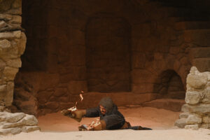 Effet de sable mouvant créé par les équipes de CRYSTAL pour le spectacle L’Épée du Roi Arthur au Puy du Fou, créateurs d'événement.