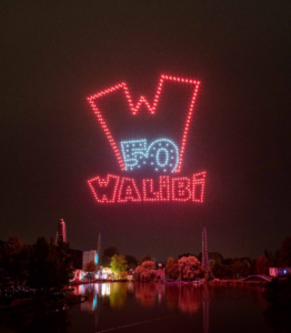 Spectacle de drones réalisé par les équipes de CRYSTAL pour les 50 ans de Walibi, créateurs d’émotions.