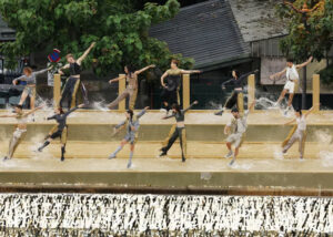 MIROIR D’EAU DORÉ SUR L’ÎLE DE LA CITÉ - Paris 2024 créé par les équipes de CRYSTAL