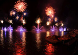 Fontaines créées par les équipes de CRYSTAL pour le festival du lac d'Annecy, créateurs d'événement.
