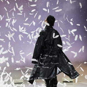 kid super defilé confettis crées par CRYSTAL créateur