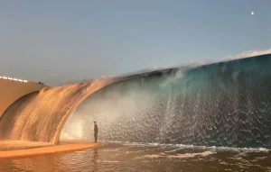 La vague pour le défilé printemps ete de Louis Vuitton fait par CRYSTAL